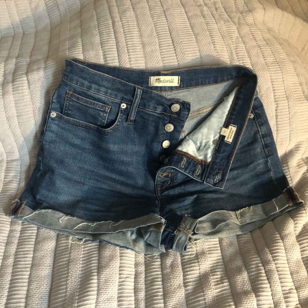 B6) Madewell Stretchy Shorts